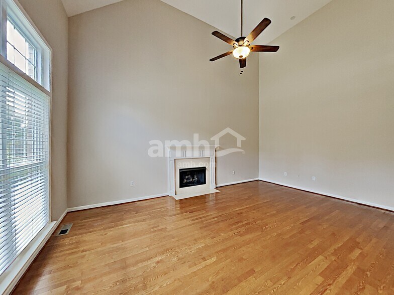 Building Photo - 7209 Sir William Dr