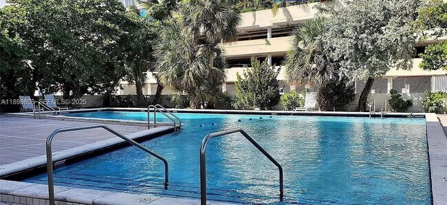 Building Photo - 7545 E Treasure Dr