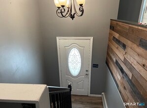 Building Photo - 143 Maple Ave