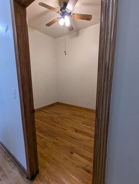3rd Bedroom - 3212 W Warren Blvd