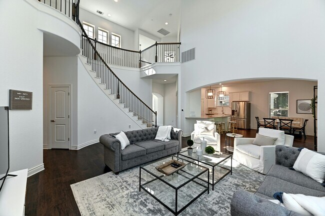 Building Photo - 2400 Winsted Ln