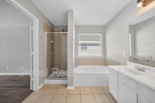 Building Photo - 113 Bronco Bend