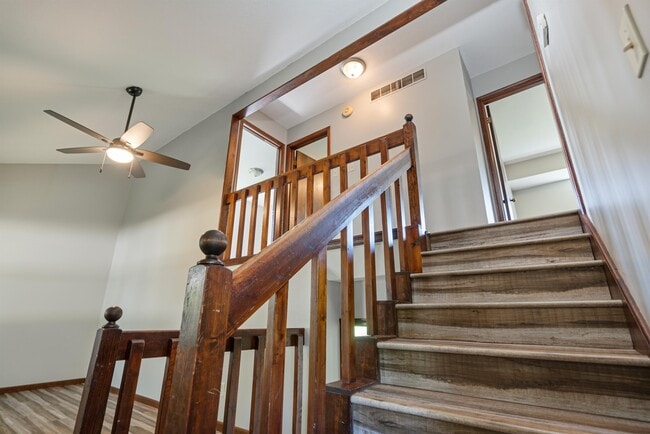 Building Photo - 2834 SE Glenside Ct