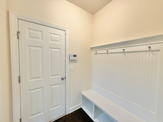 Building Photo - Beautiful 4BD, 3BA House with Bonus Family Room, Large Fenced Backyard, and Finished 2-Car Garage...