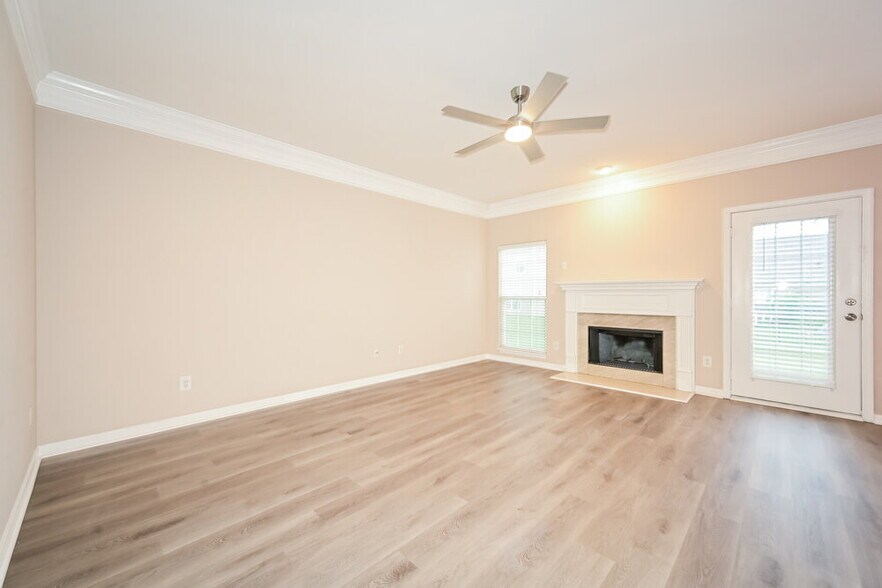 Building Photo - 310 Sarava Ln