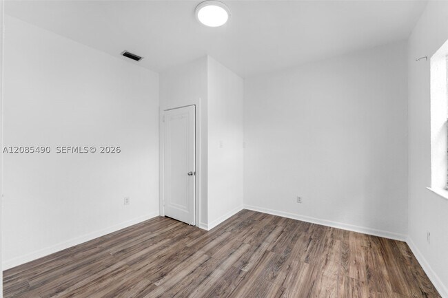 Building Photo - 5629 SW 7th St