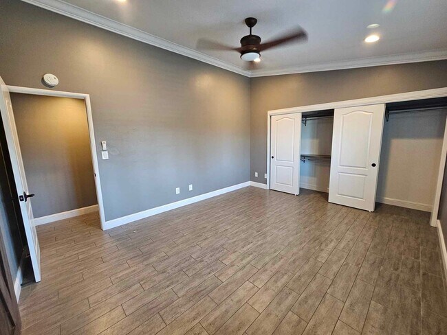 Building Photo - 2975 Robin Rd