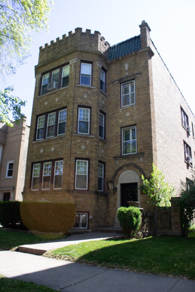 Building Photo - 5435 N Kimball Ave