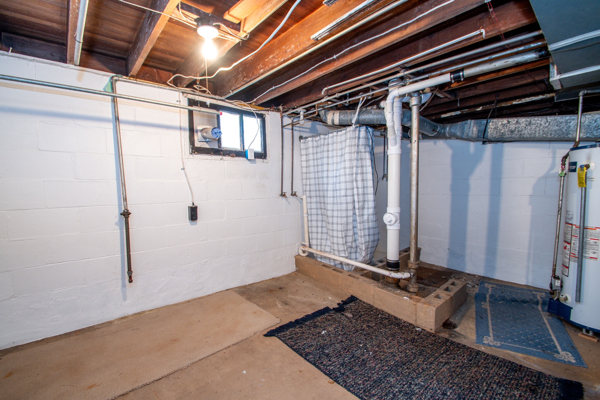 Building Photo - 1127 E Corrington Ave