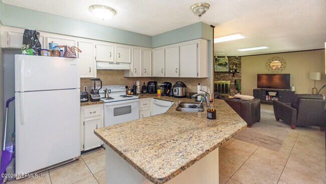 Building Photo - 13009 Bent Pine Ct E