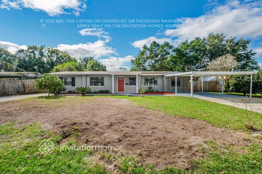 Building Photo - 5750 Cedar Forest Dr N