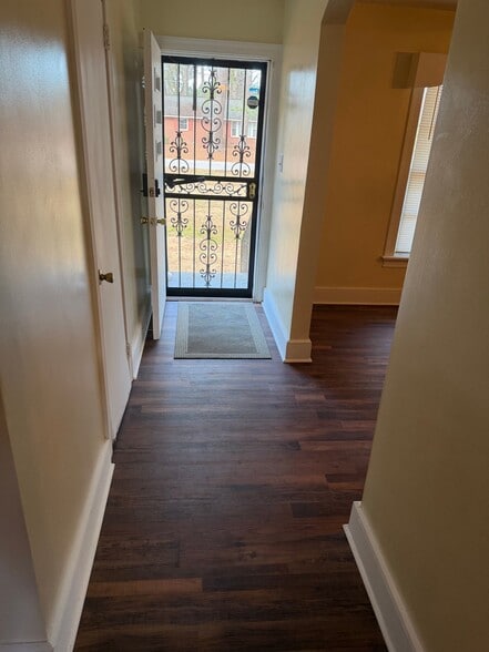 Building Photo - 109 Crestview Rd