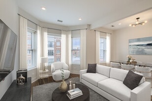 Building Photo - 1452 W Irving Park Rd