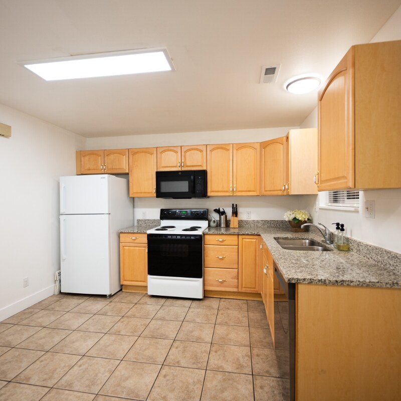 Building Photo - 183 W 975 N
