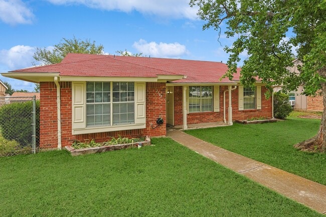 Primary Photo - 2502 High Hollow Dr