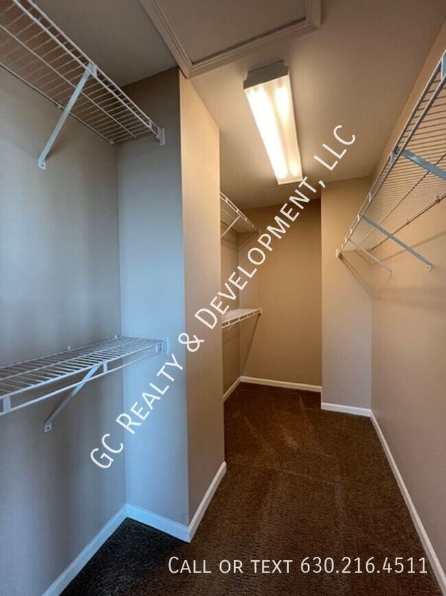 Building Photo - 1513 Bristol Ln