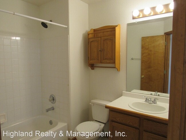 Building Photo - 3 br, 3.5 bath House - 5637 W 118th Place