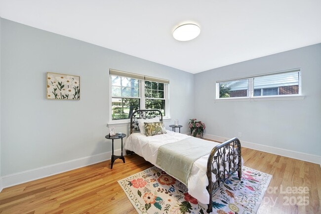 Building Photo - 3222 Clark St