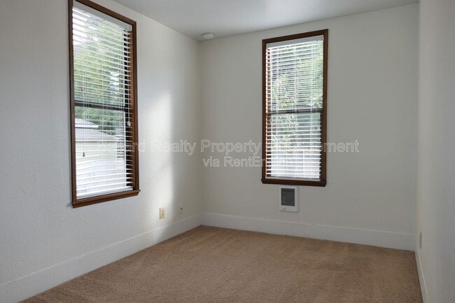 Building Photo - 1615 N 38th St