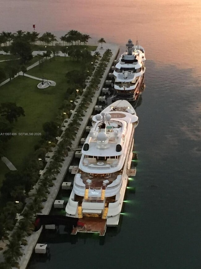 Building Photo - 888 Biscayne Blvd