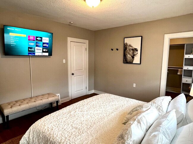 Building Photo - 1509 Clark St