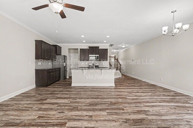 Building Photo - 7112 Harris Bay Rd