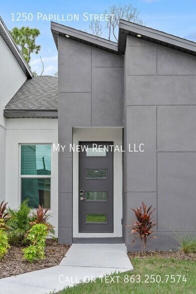 Building Photo - 1250 Papillon St