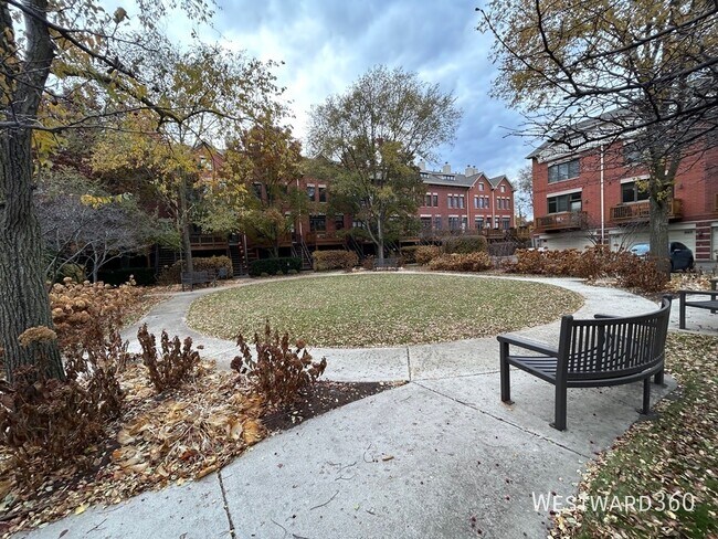 Building Photo - 1801 W Winnemac Ave