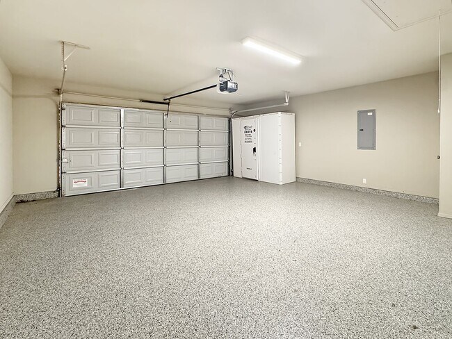 Building Photo - Stunning New Construction in Broken Arrow!