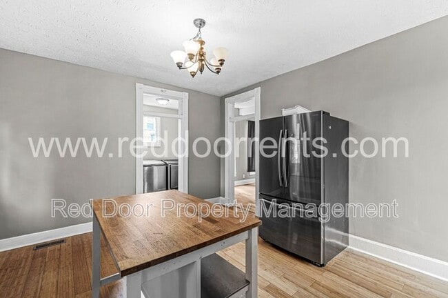Building Photo - 2037 Bellefontaine St