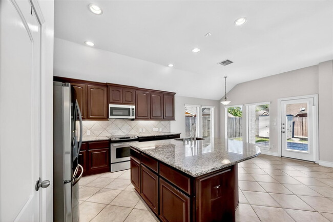 Building Photo - Summer Cloud Lane, Pearland, TX 77584 - 4 BR 2.5 BA single-family home