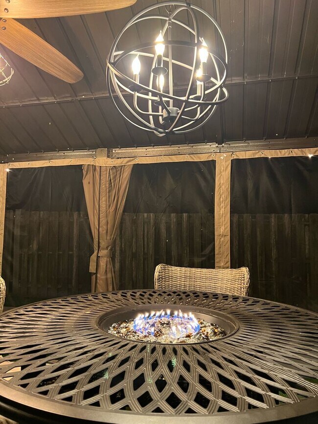 Building Photo - 3 Bedroom House in Addis with Pool, Gazebo...