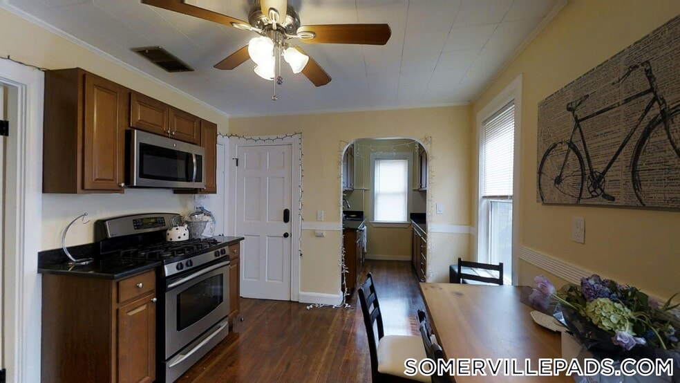 Building Photo - 21 Chandler St