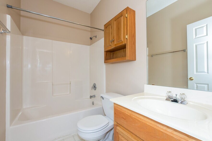 Building Photo - 8707 Meadowmont View Dr