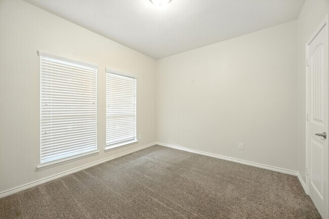 Building Photo - 2429 Opaline Dr