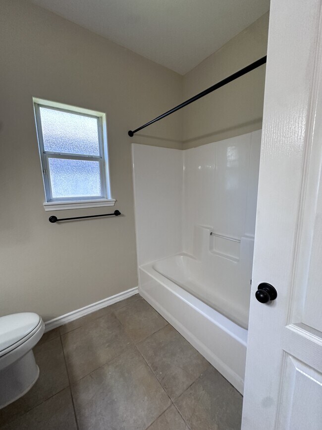 Building Photo - 5813 Aava Dr