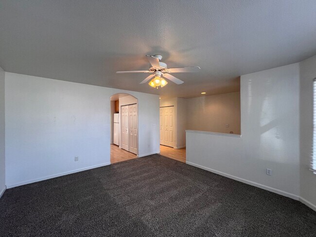 Building Photo - Large 4-bedroom home located in the Countr...