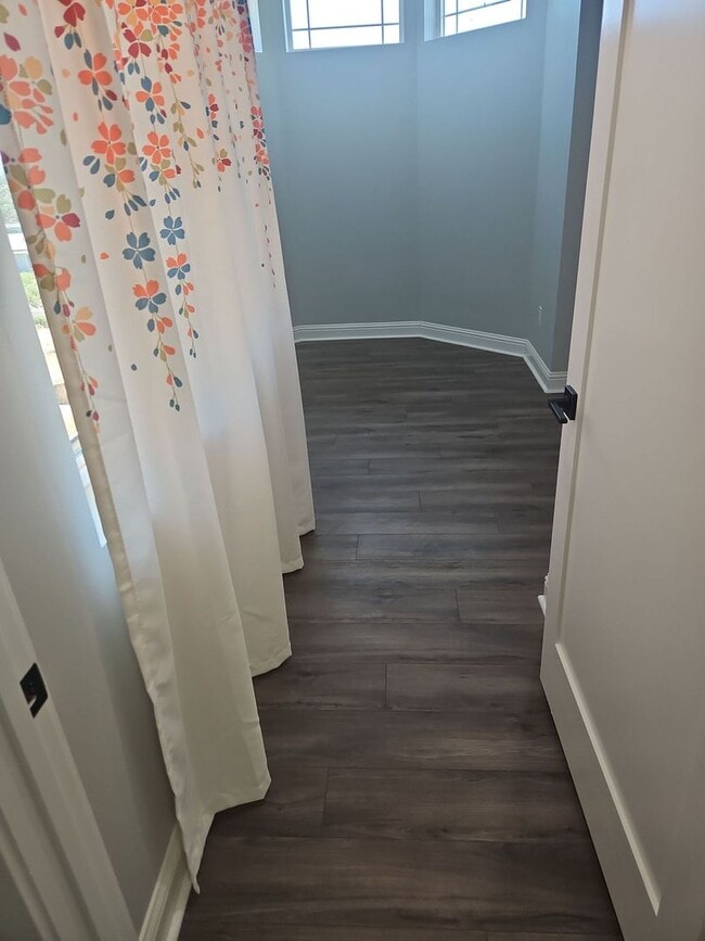 Building Photo - Custom 4 bedroom 3 bath in Hidden Valley Lake
