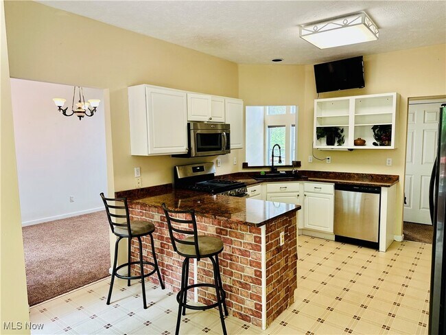 Building Photo - 403 Downing Dr