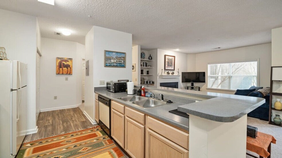 Building Photo - 3218 Eastover Ridge Dr