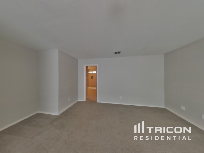 Building Photo - 10411 Trotters Bay