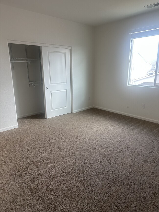 Building Photo - 9340 Bay Dr