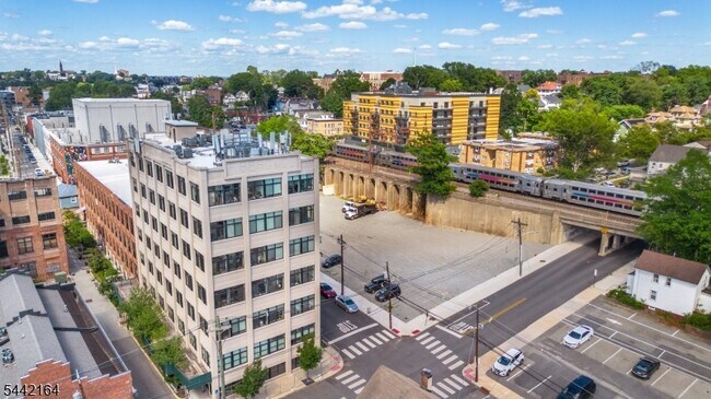 Building Photo - 475 S Jefferson St