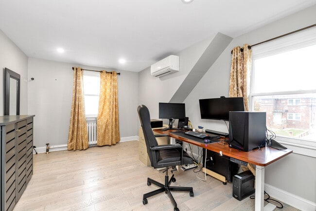 Building Photo - 98 Ethel St