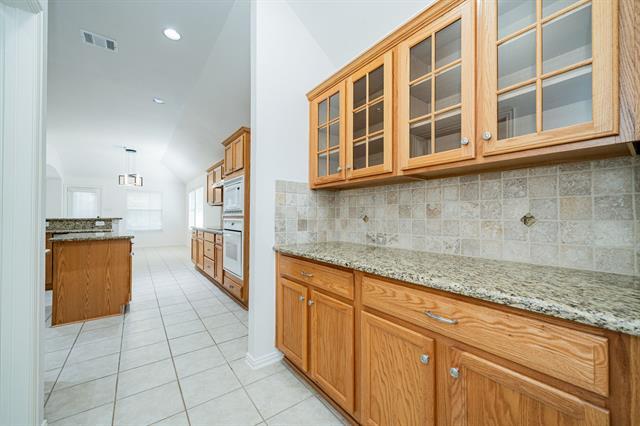Building Photo - 910 Crater Lake Ct
