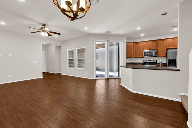 Building Photo - 946 S Hawk Ln