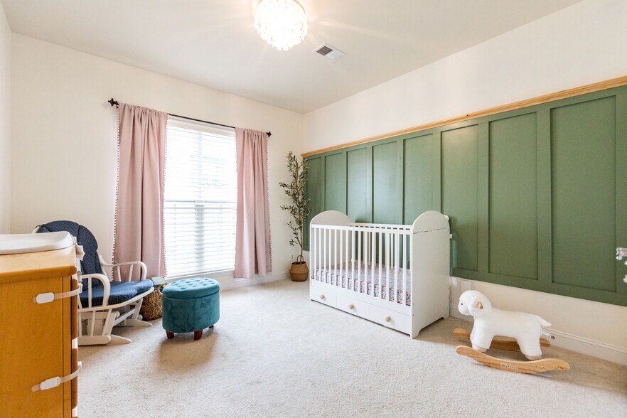 Building Photo - 20657 Sibbald Sq