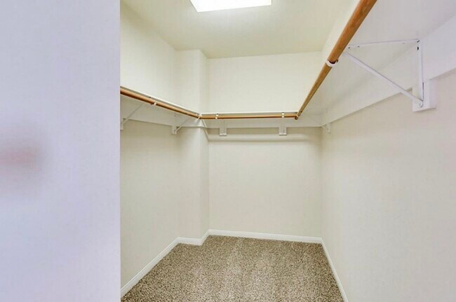 Building Photo - 12565 Piping Rock Dr