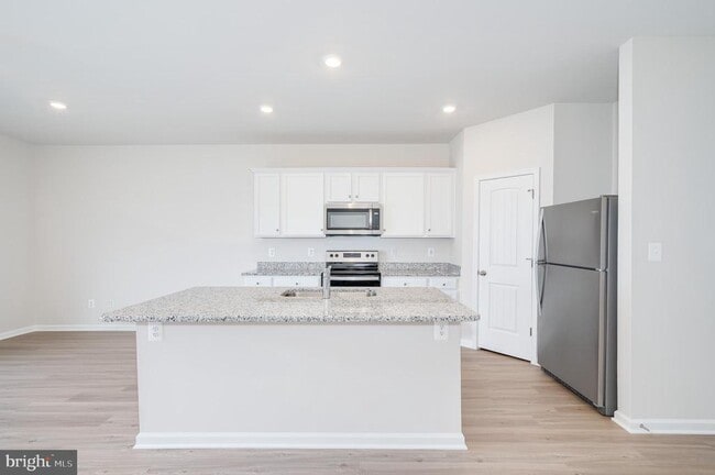Building Photo - 73 Cramsford St