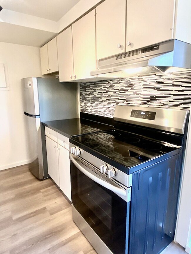 Interior Photo - Hamlin Place